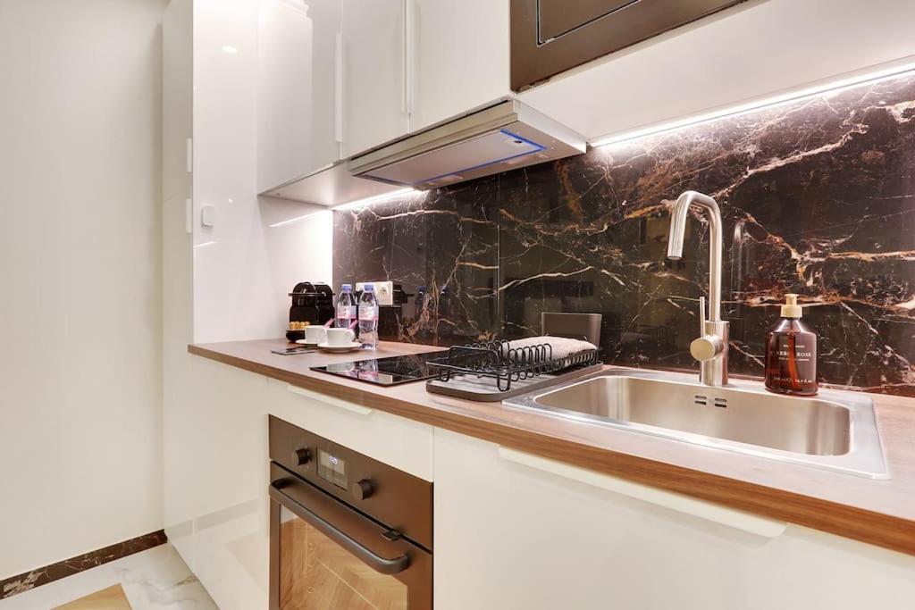 Gembnb Luxury Apartment In Paris - Abbesses - Montmartre Bagian luar foto